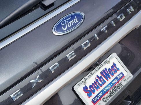 Used 2022 Ford Expedition XLT RWD image 14