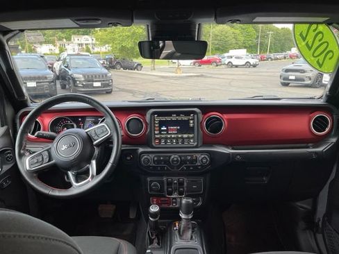 Used 2022 Jeep Gladiator Rubicon w/ LED Lighting Group AWD/4WD image 10