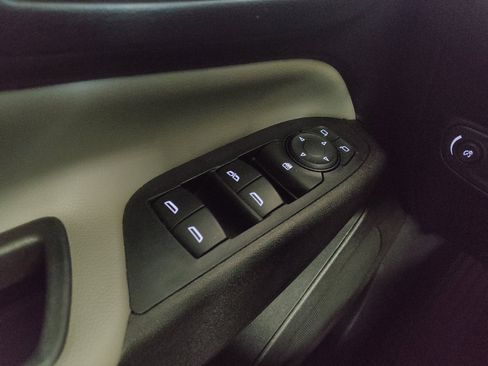 Used 2019 Chevrolet Equinox LT FWD image 27