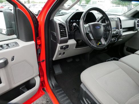 Used 2019 Ford F150 XLT w/ Equipment Group 302A Luxury AWD/4WD image 9