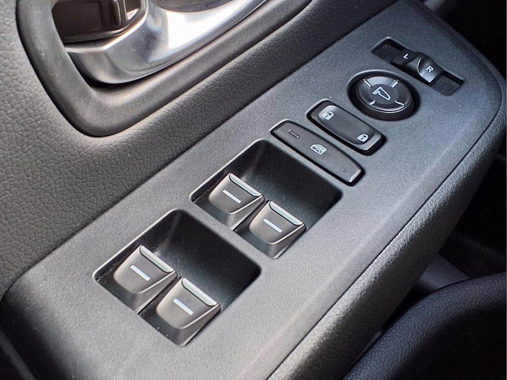 Used 2025 Honda Pilot Touring image 19
