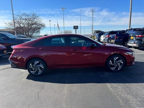 Certified 2025 Hyundai Elantra Sport image 2
