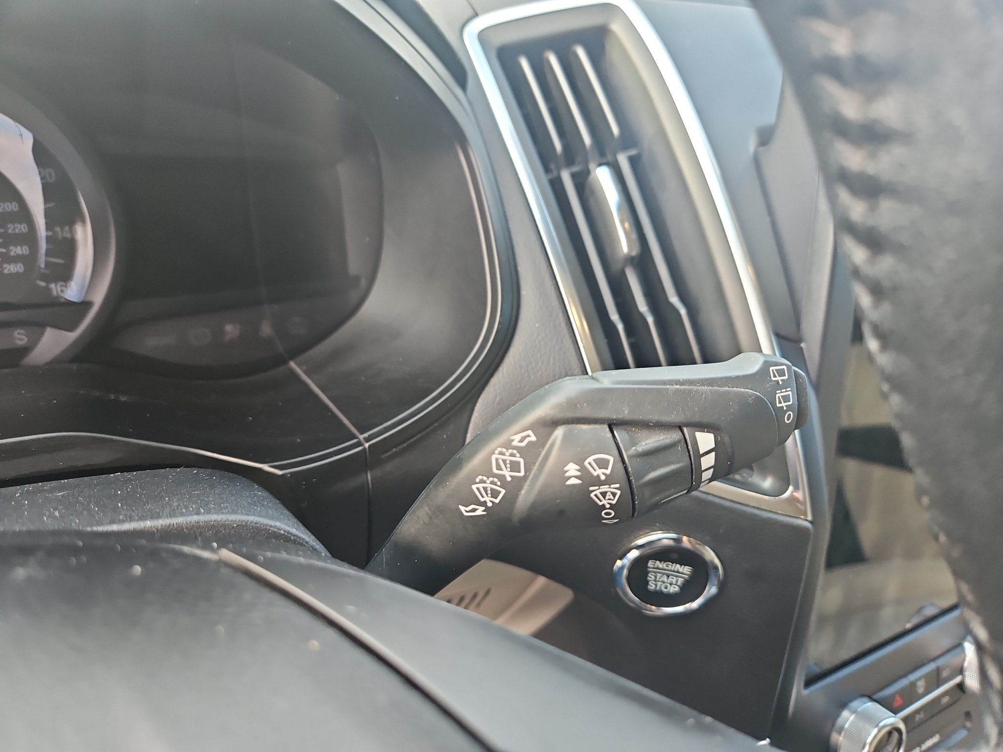 Used 2022 Ford Edge Titanium AWD/4WD image 14