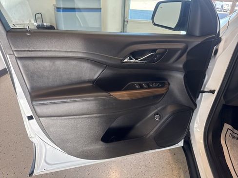 Used 2023 GMC Acadia SLE w/ Driver Convenience Package image 37