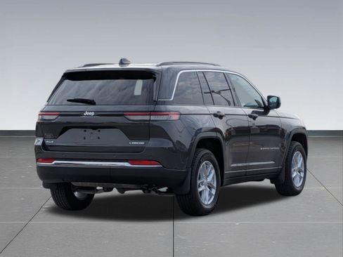 Used 2025 Jeep Grand Cherokee Laredo X w/ Luxury Tech Group I AWD/4WD image 8