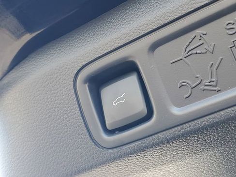 Used 2024 Ford Expedition Max Platinum image 9