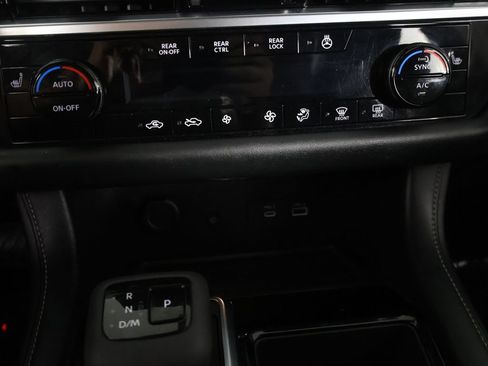 Used 2023 Nissan Pathfinder SL AWD/4WD image 46