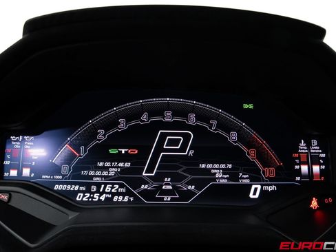 Used 2022 Lamborghini Huracan STO RWD image 32