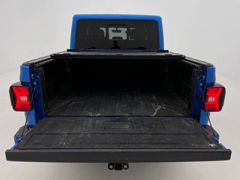 Used 2022 Jeep Gladiator Overland image 24