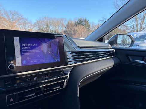 Used 2025 Toyota Camry LE image 34