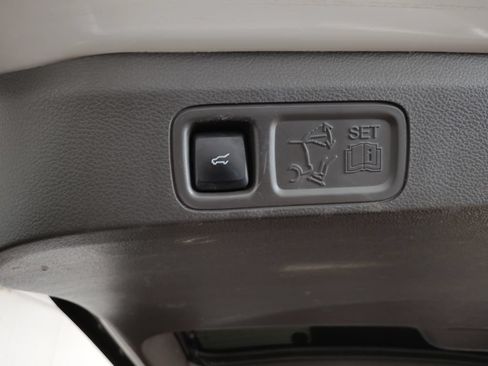 Used 2019 Ford Expedition Limited AWD/4WD image 23