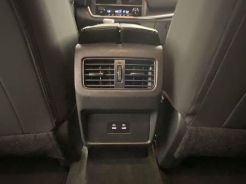 Used 2024 Nissan Rogue SV image 10