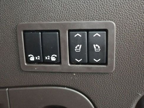 Used 2018 Chevrolet Tahoe Premier image 25