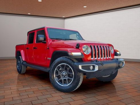 Used 2022 Jeep Gladiator Overland w/ Popular Equipment Package AWD/4WD image 3
