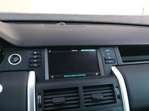 Used 2019 Land Rover Discovery Sport SE image 34