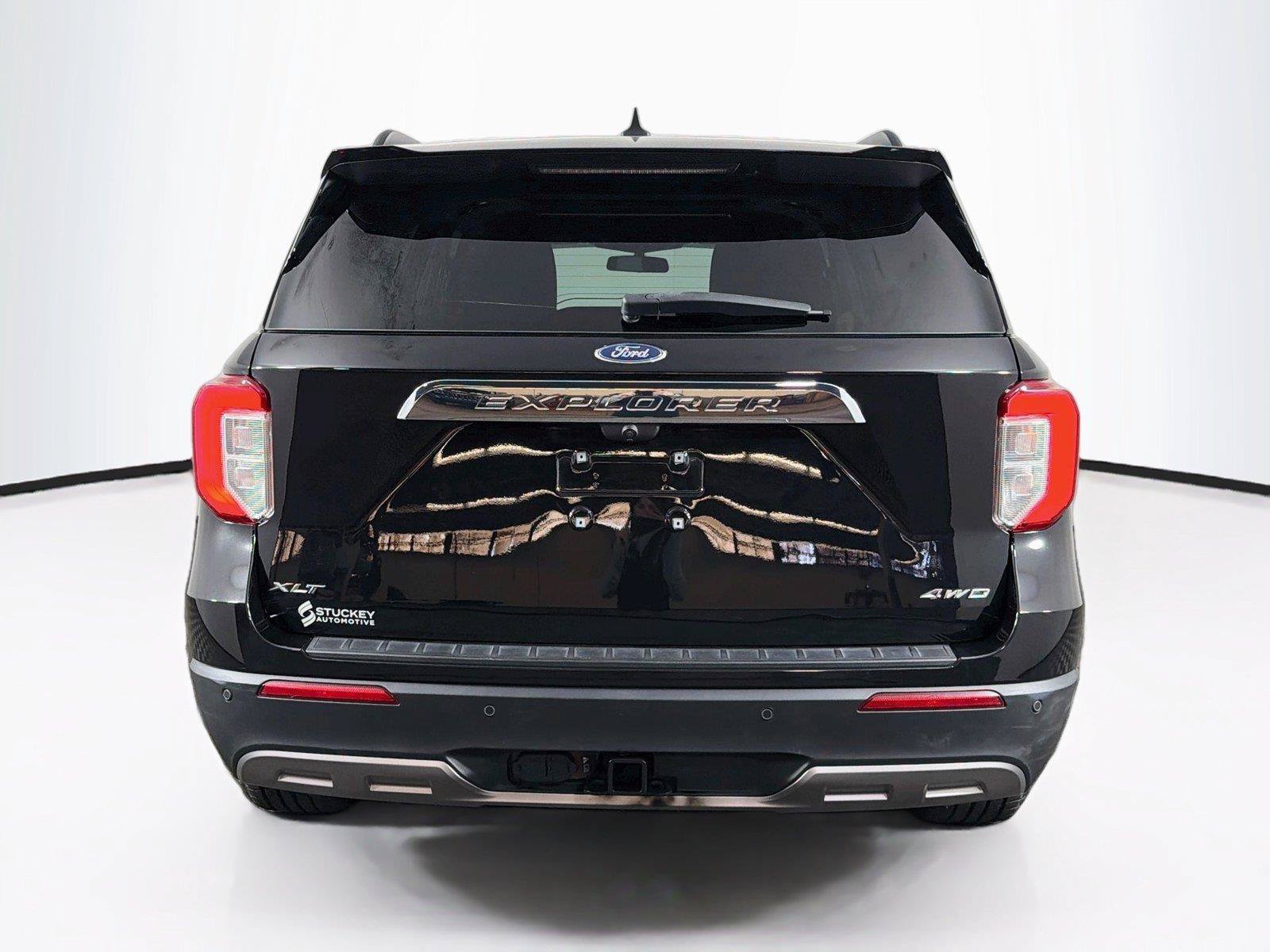 Used 2022 Ford Explorer XLT w/ Equipment Group 202A AWD/4WD image 10