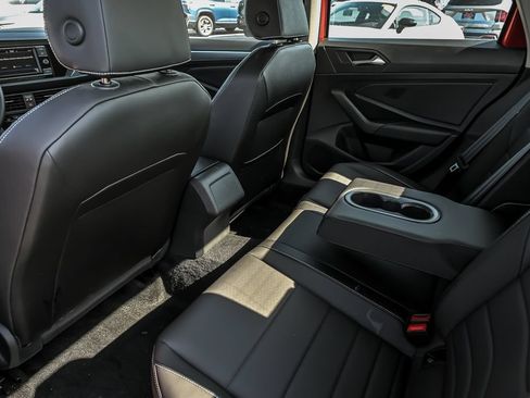 Used 2023 Volkswagen Jetta SE FWD image 16