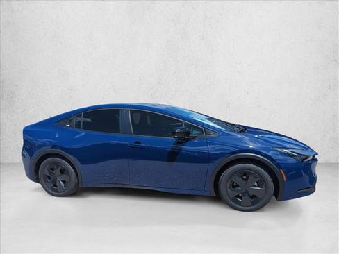New 2026 Toyota Prius LE FWD image 4