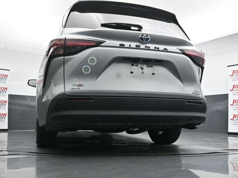 Used 2021 Toyota Sienna XLE w/ XLE Plus Package AWD/4WD image 36