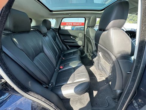 Used 2017 Land Rover Range Rover Evoque SE image 14