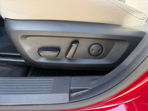 Used 2023 Nissan Rogue SV FWD image 16