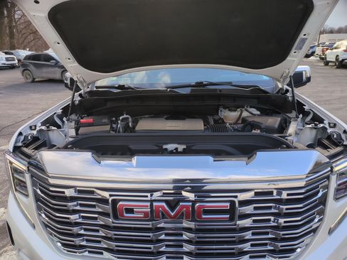 Used 2024 GMC Sierra 1500 Denali w/ Technology Package image 17