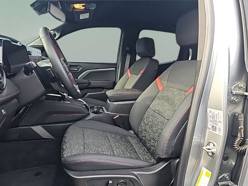 Used 2025 Chevrolet Colorado Z71 image 10