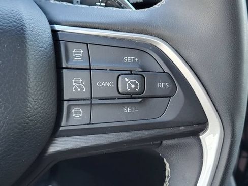 Certified 2024 Jeep Grand Cherokee Altitude AWD/4WD image 13