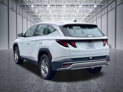 Used 2025 Hyundai Tucson SE AWD/4WD image 10