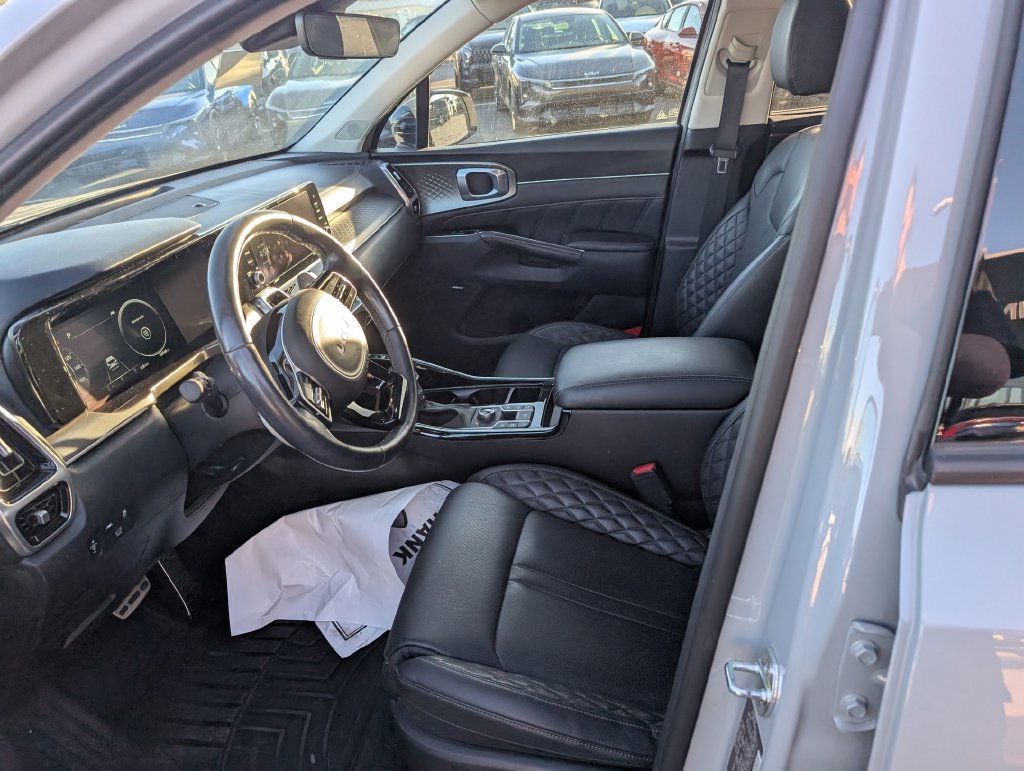 Used 2023 Kia Sorento SX AWD/4WD image 13
