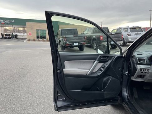 Used 2017 Subaru Forester 2.5i Premium image 26