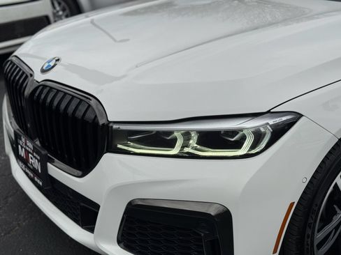 Used 2021 BMW 740i w/ M Sport Package RWD image 4
