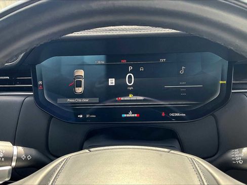 Used 2023 Land Rover Range Rover Long Wheelbase SE image 47