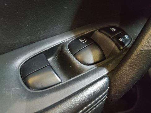 Used 2020 Nissan Rogue SV AWD/4WD image 27