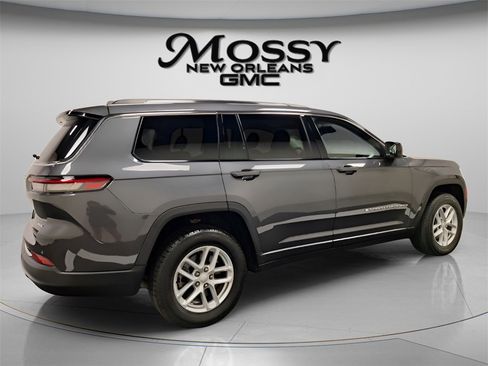 Used 2023 Jeep Grand Cherokee L Laredo image 5