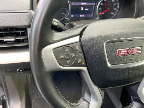 Used 2024 GMC Terrain SLT image 33