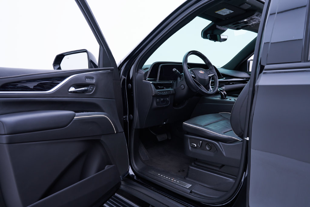 Used 2022 Cadillac Escalade ESV Sport w/ Touring Package AWD/4WD image 39