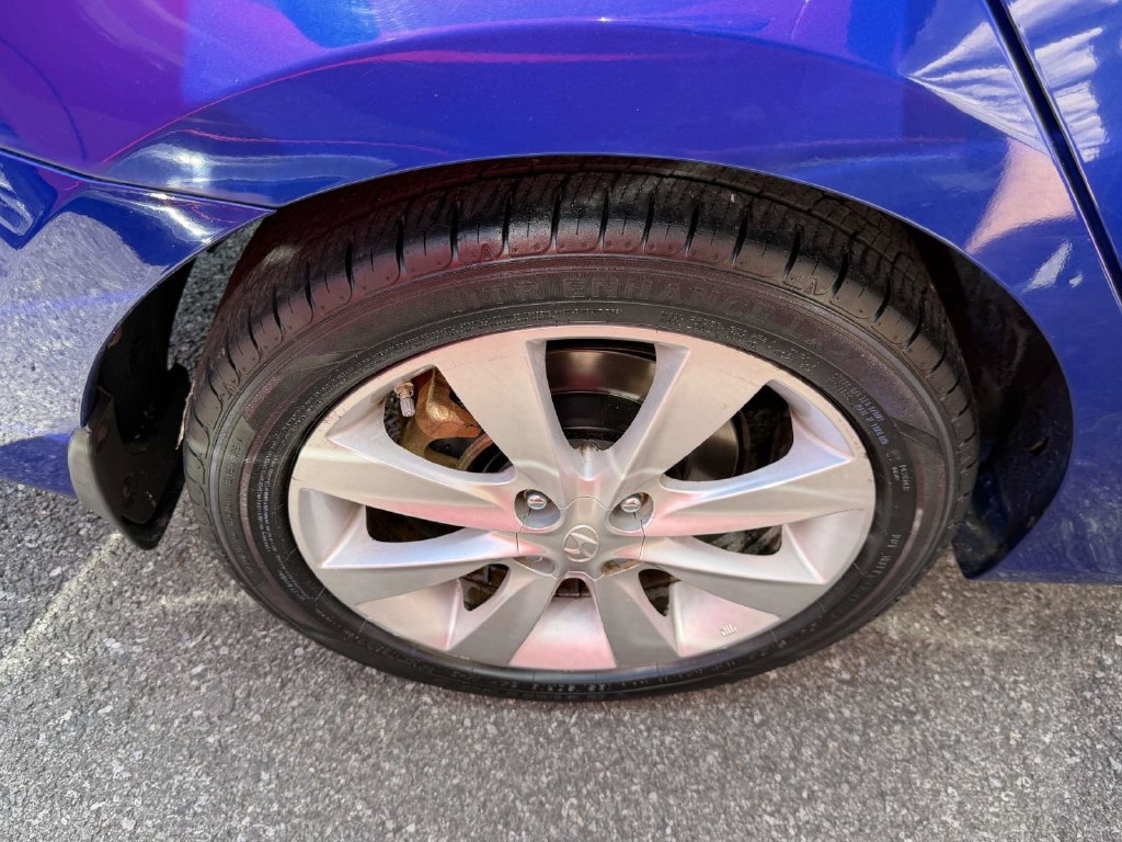 Used 2013 Hyundai Accent GLS w/ Premium Pkg FWD image 8