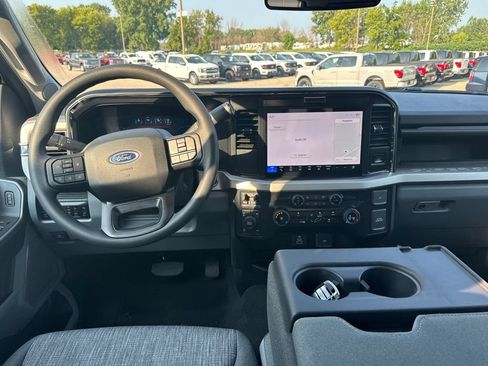 New 2026 Ford F350 XLT w/ XLT Premium Package AWD/4WD image 9
