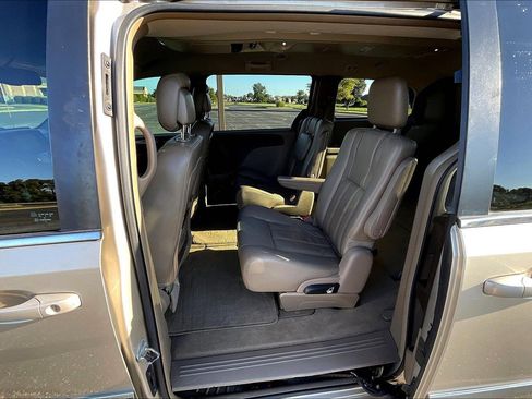 Used 2012 Chrysler Town & Country Touring w/ Entertainment Group #1 image 20