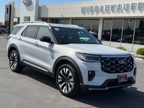 New 2026 Ford Explorer Platinum w/ LUX Leather Package AWD/4WD image 1
