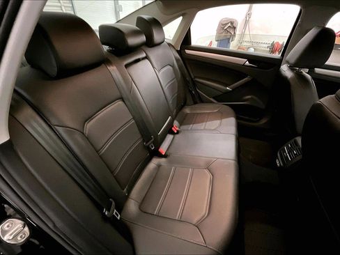 Used 2020 Volkswagen Passat 2.0T SE image 26