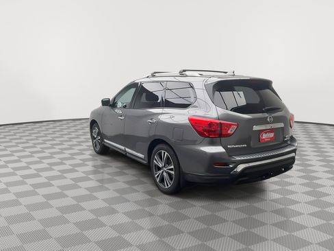 Used 2019 Nissan Pathfinder Platinum image 2