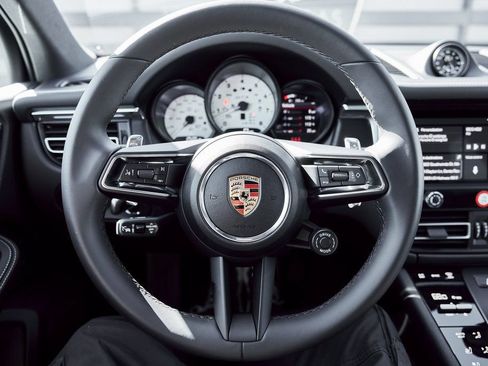 Used 2025 Porsche Macan GTS AWD/4WD image 55
