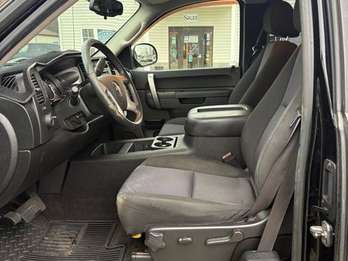 Used 2011 Chevrolet Silverado 1500 LT w/ Regional Value Package image 10