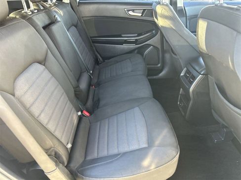 Used 2016 Ford Edge SE image 10