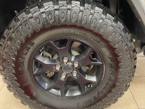 Used 2019 Jeep Wrangler Unlimited Sahara w/ Quick Order Package 24M Moab image 37