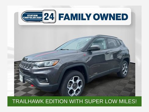 Used 2022 Jeep Compass Trailhawk w/ Trailhawk Convenience Group AWD/4WD image 1