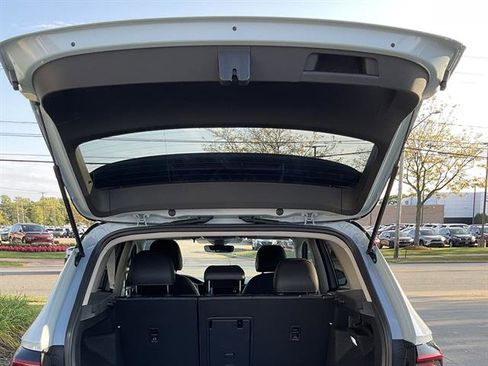 New 2025 Volkswagen Taos SE image 4