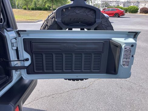 Used 2023 Jeep Wrangler Unlimited Rubicon w/ Steel Bumper Group AWD/4WD image 26